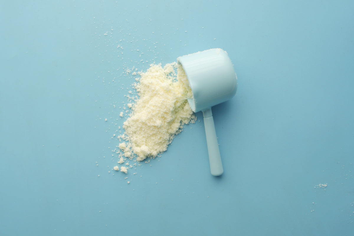 Whey avec de l’eau ou du lait : que choisir selon votre objectif ?